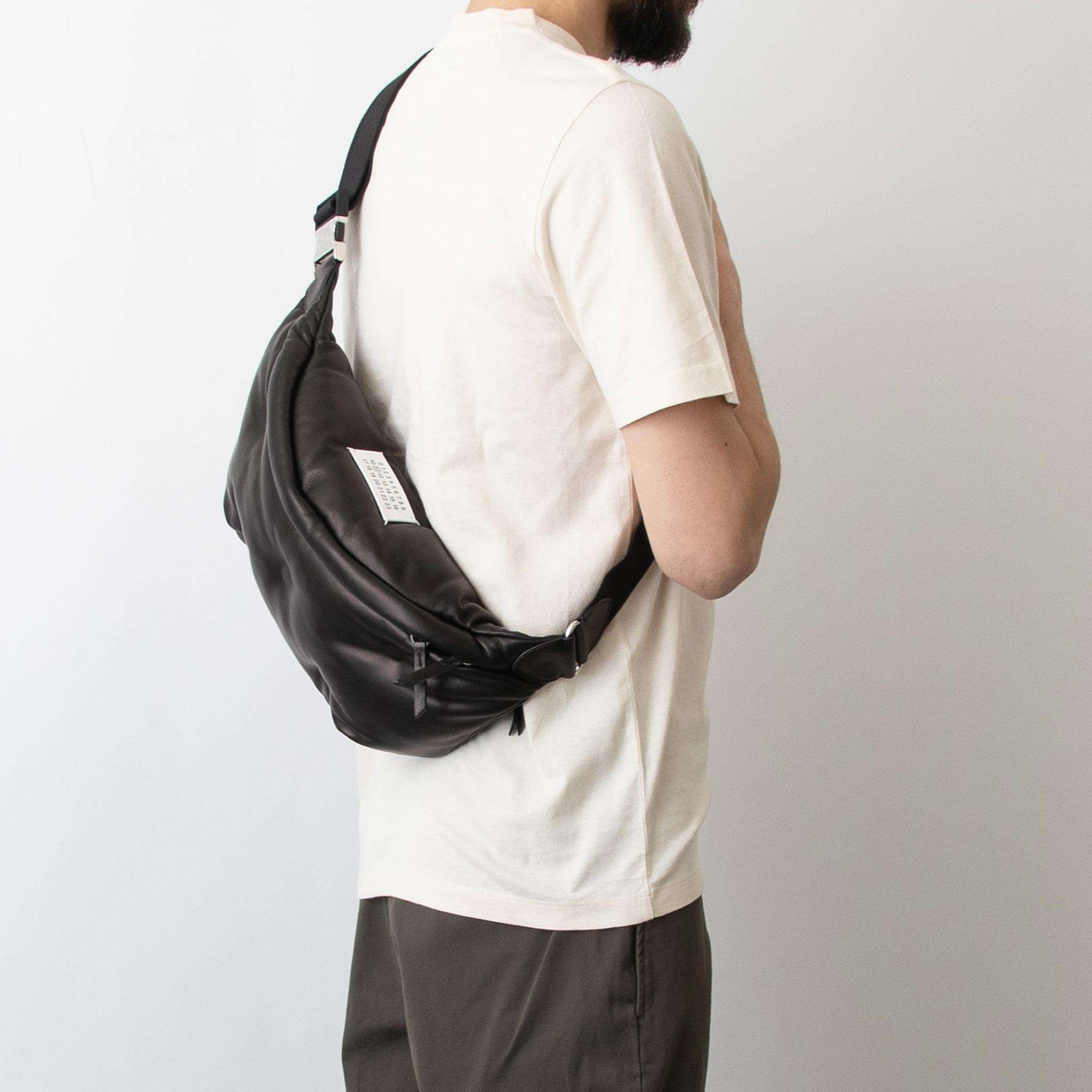 さ*ー様 MAISON MARGIELA ボディバッグ ブラック (メゾンマルジェラ