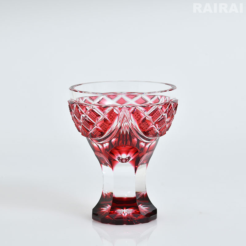 薩摩切子帯留 赤色カットガラス 楕円形 木箱付き 薩摩切子帯留 赤色