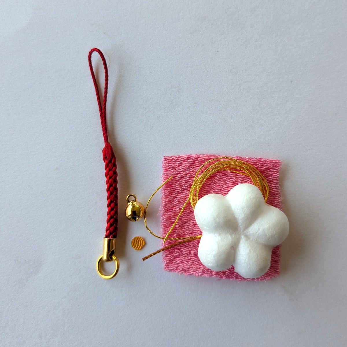 楽天市場】手芸キット ちりめん細工 梅のストラップ : てづくり 手芸