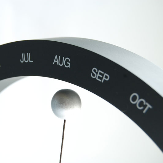 楽天市場】MoMA パーペチュアルカレンダー シルバー モマ 万年