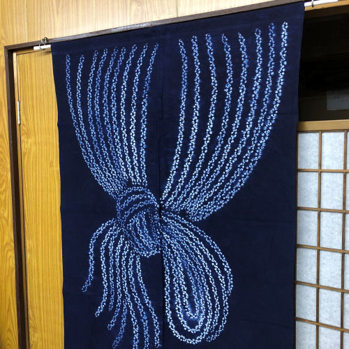 楽天市場】のれん 藍染め絞りのれん 束 絞り ロング丈 藍染め 束ね紐