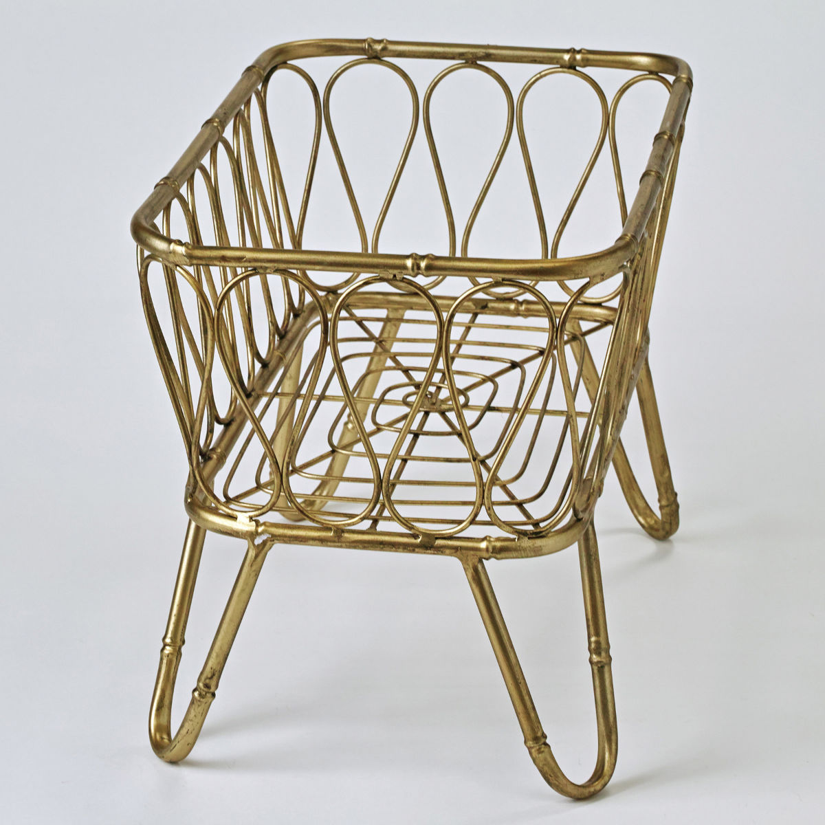 楽天市場】バスケット LUXE 脚付きタオルバスケット ゴールド （ 収納