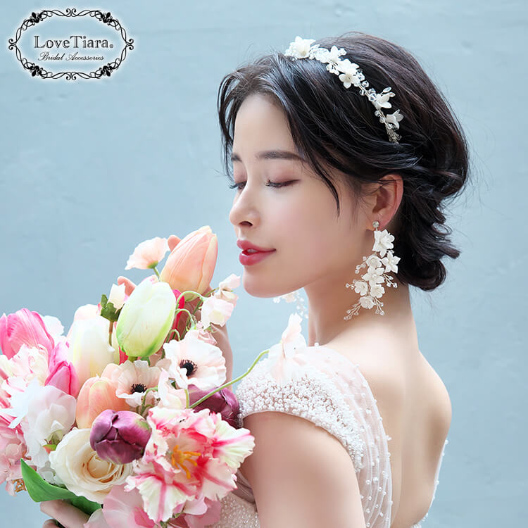 楽天市場】カチューシャ 【ホワイトフラワー】｜ 髪飾り ビジュー