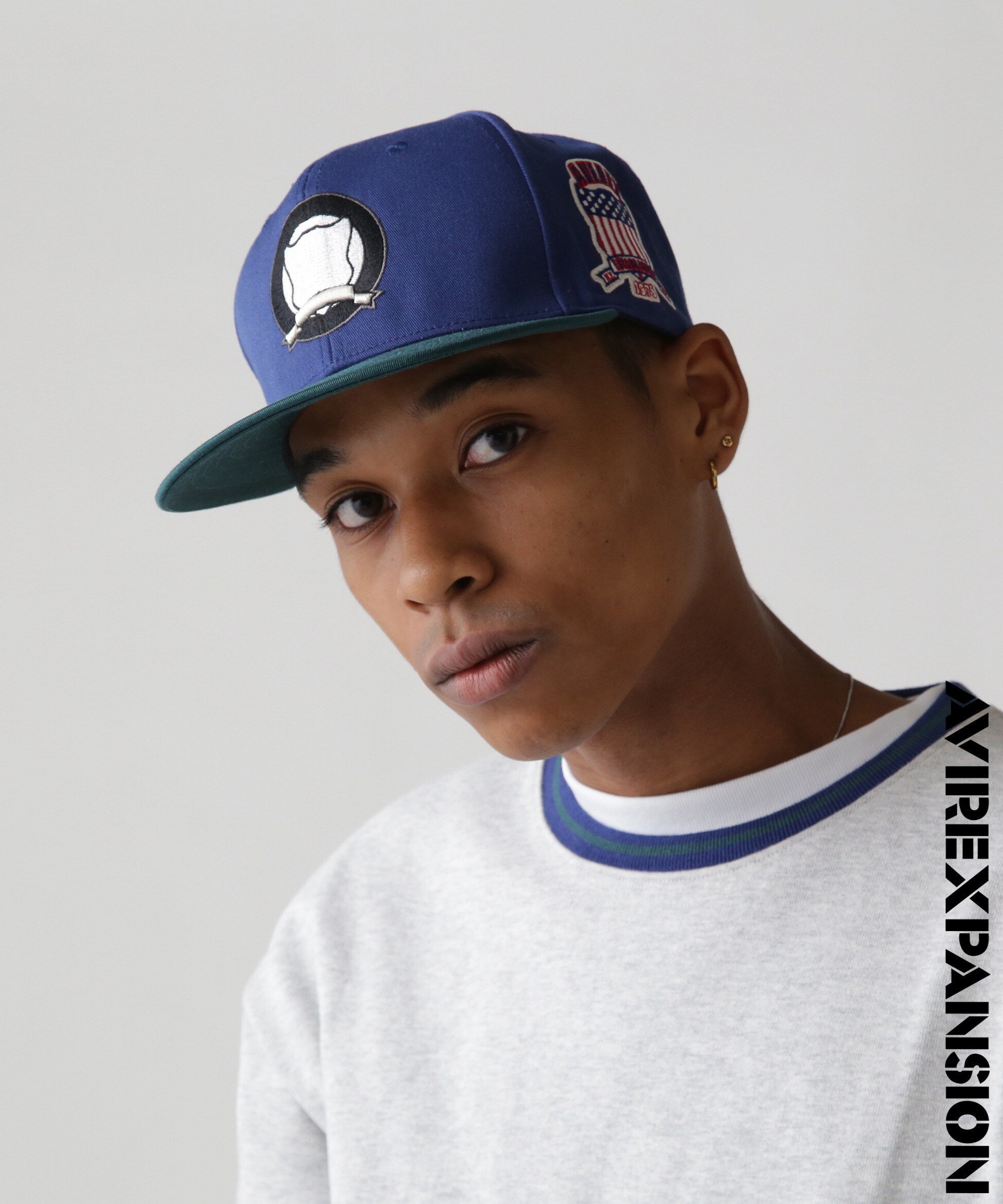 AVIREX｜《AVIREX × EXPANSION》 FLAT VISOR CAP BLUE / フラット