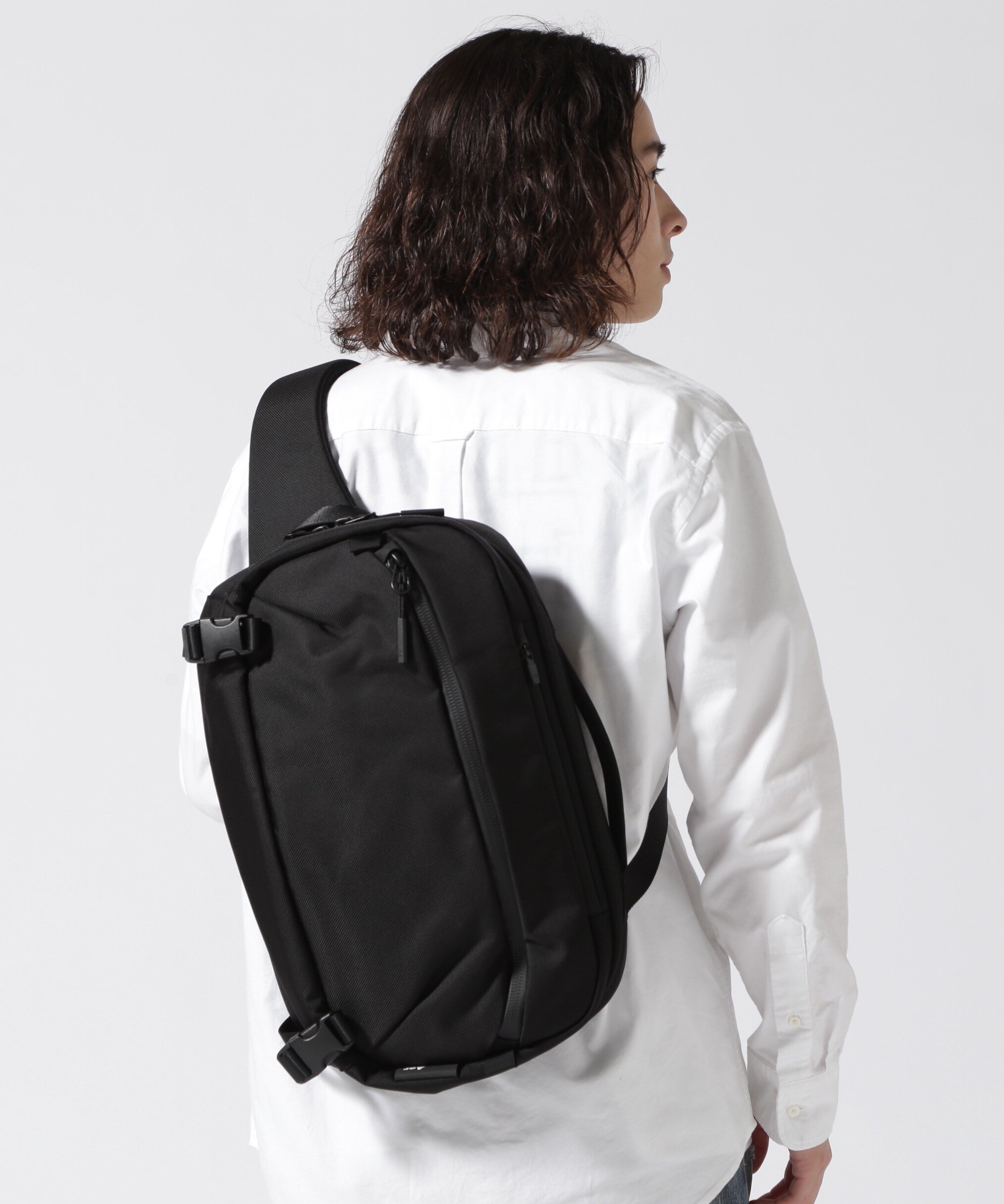 B'2nd｜Aer(エアー)Travel Sling 2 Black AER-21013 | Rakuten Fashion
