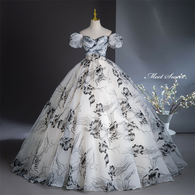 楽天市場】カラードレス プリンセスライン ホワイト 花柄 パフスリーブ