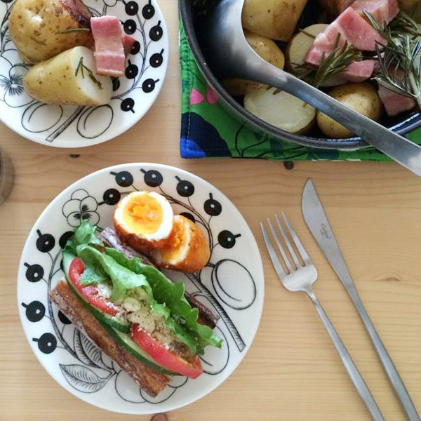 楽天市場】アラビア ブラック パラティッシ プレート 16.5cm / ARABIA