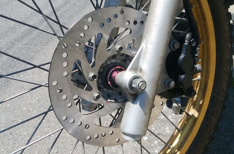 セロー250のフロントブレーキディスクを交換 格安ディスク | 旅とバイク