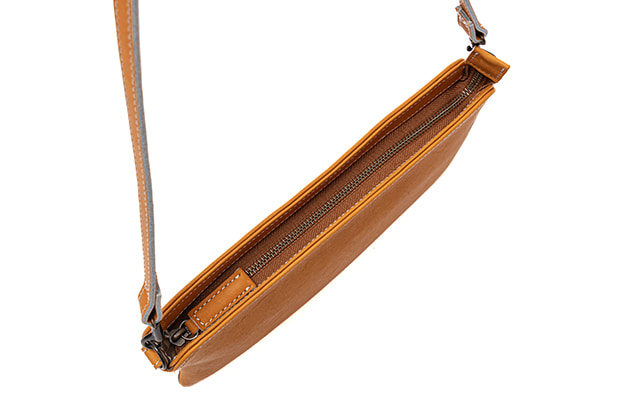 マチなしショルダーバッグ｜GA133R｜革・レザーバッグのTRION