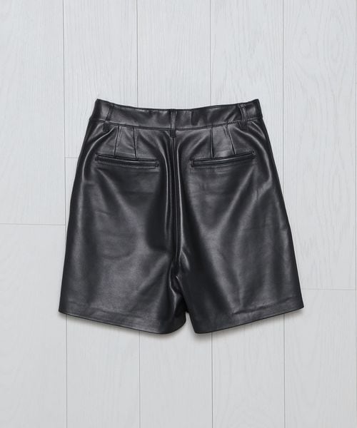 H＞シープレザーショートパンツ