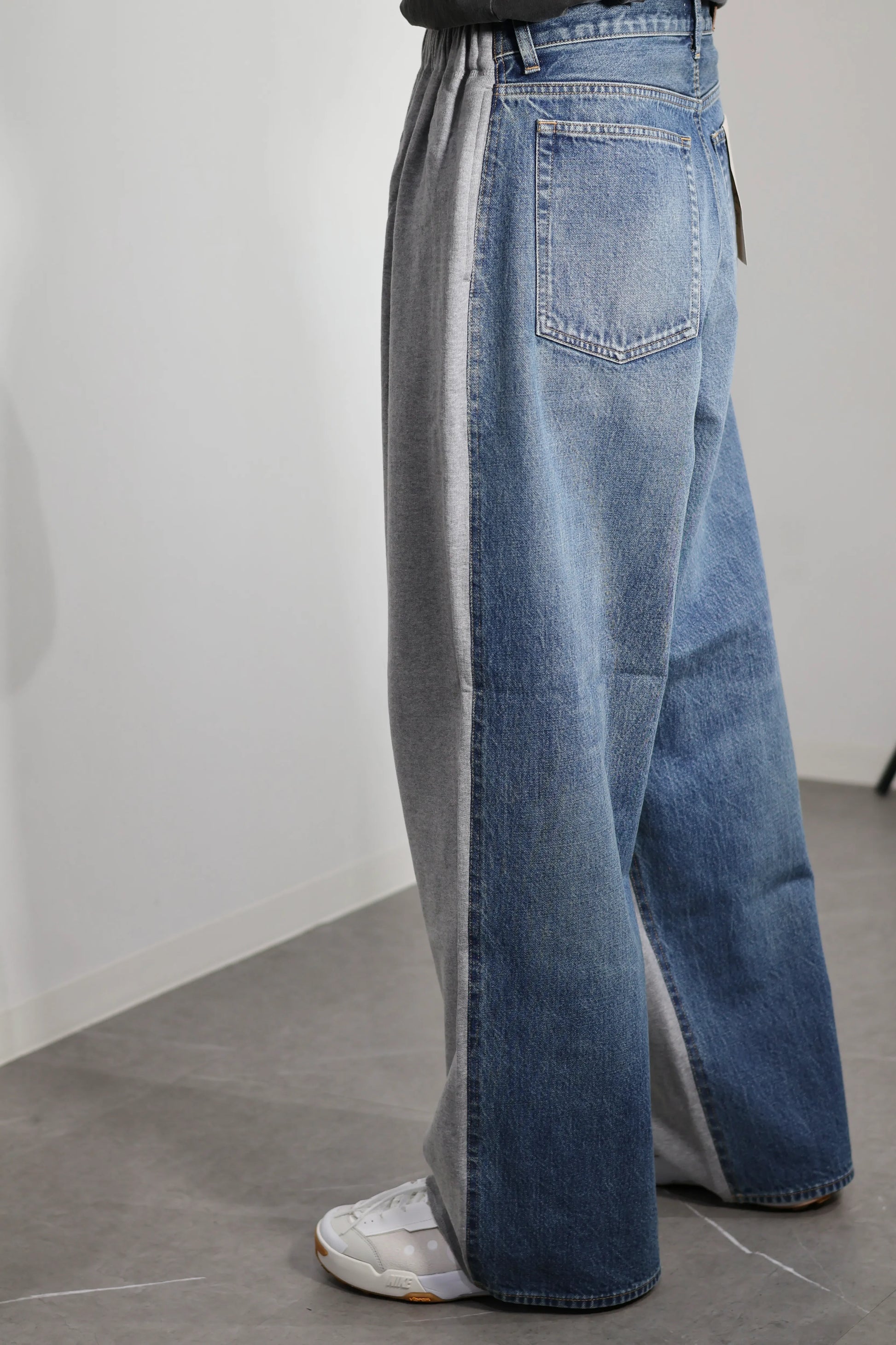 INSCRIRE - Hybrid Sweat Denim Pants - BLUE USED × LT.GREY – un