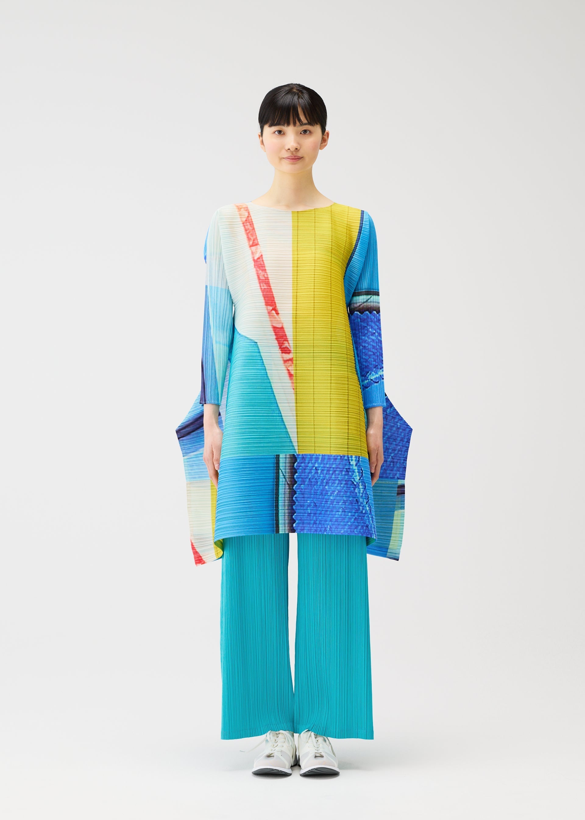 WOMEN / TOPS / TUNICS – ISSEY MIYAKE ONLINE STORE
