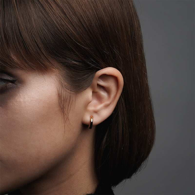 ゴールド フープ ピアス Mサイズ – VARTIX