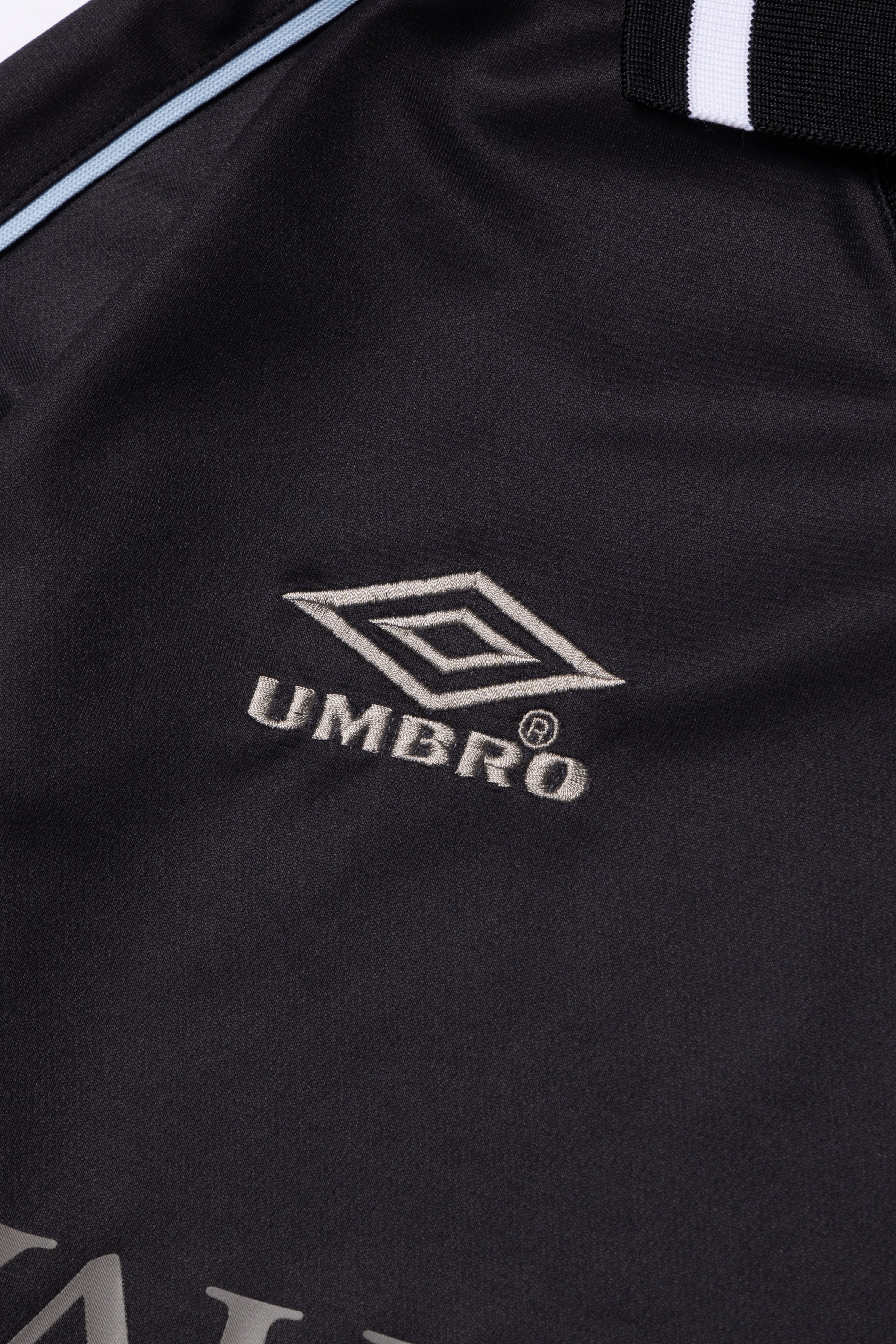 VR x UMBRO GAME SHIRT – VAULTROOM