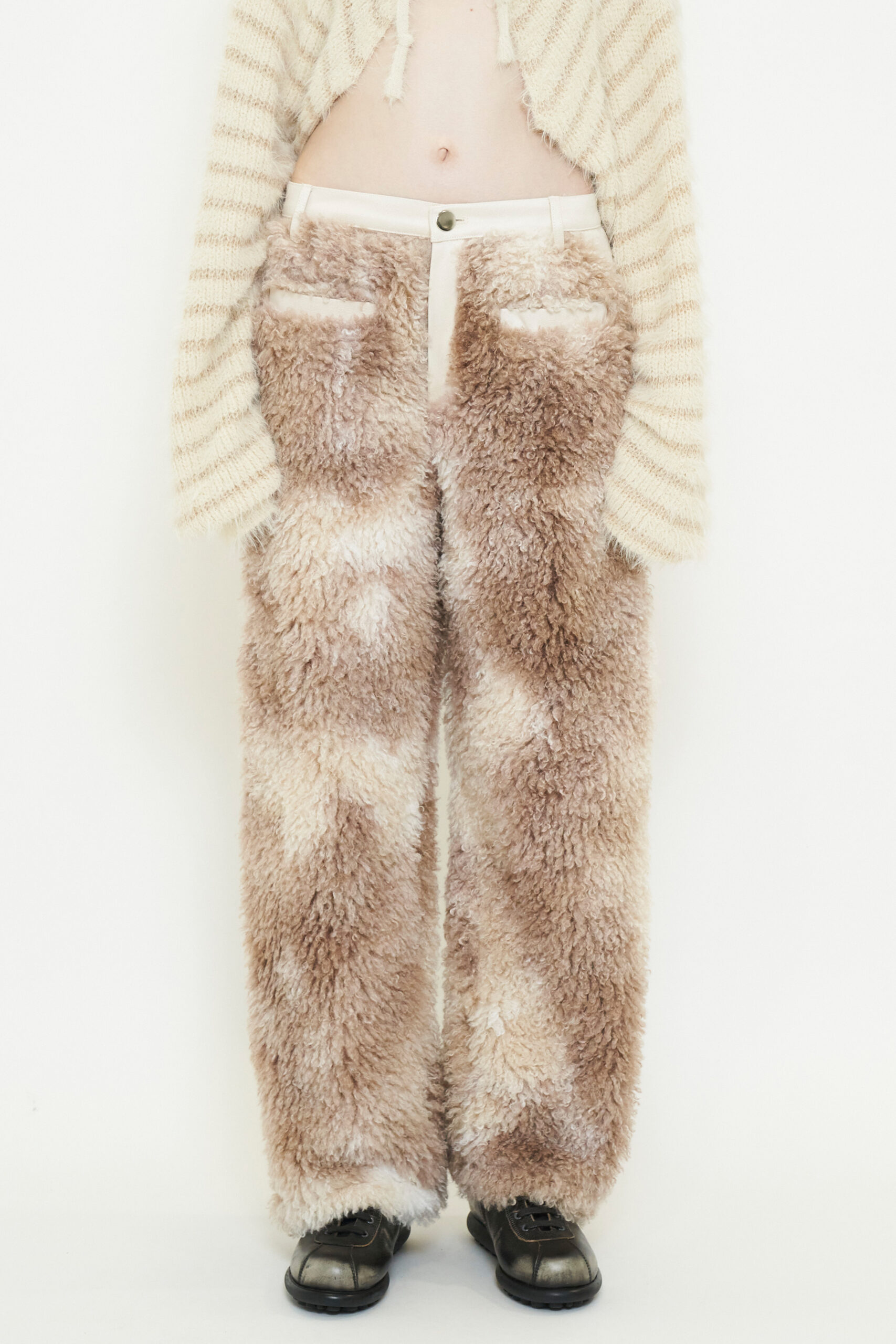 FAKE FUR STRAIGHT PANTS / IVORY – VIAVANDA