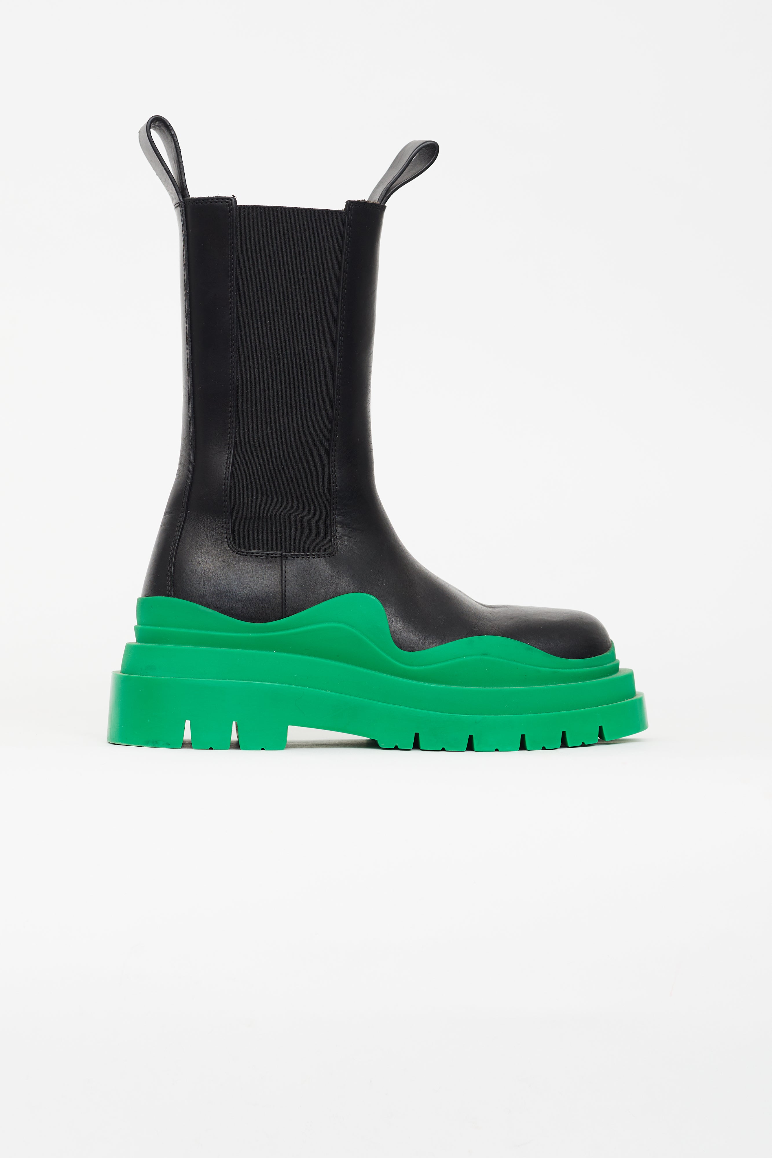 Bottega Veneta // Black & Green Tire Boot – VSP Consignment