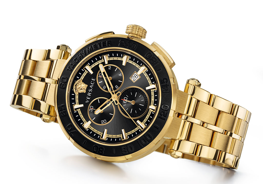 文字盤をブルーに照らすヴェルサーチェの新作クロノグラフ「グレカ