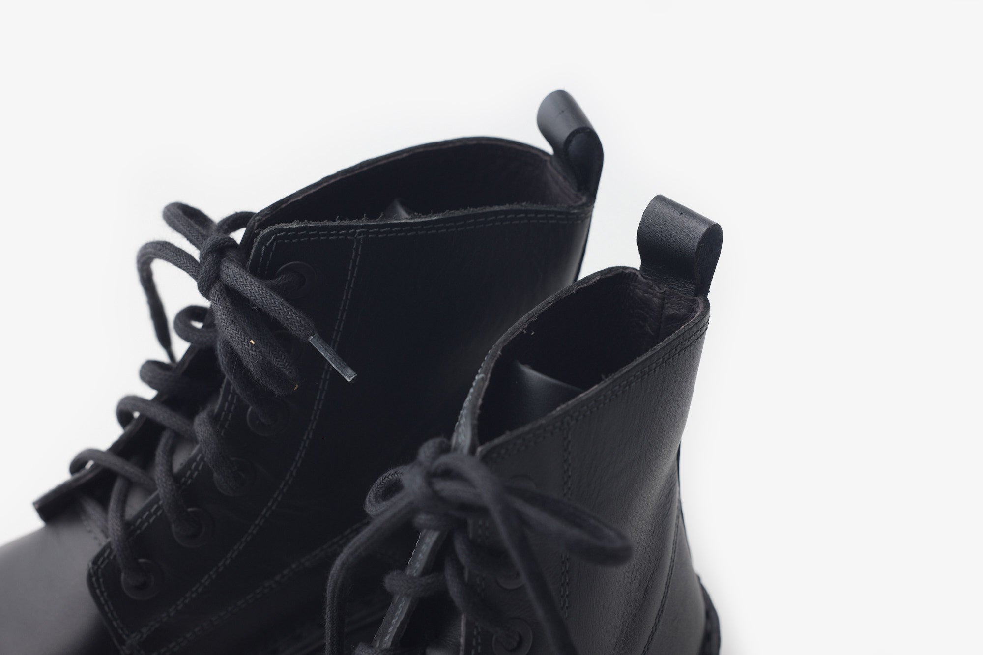 CLAUDIA（クラウディア）｜NAOT (ナオト）- パンと日用品の店 わざわざ