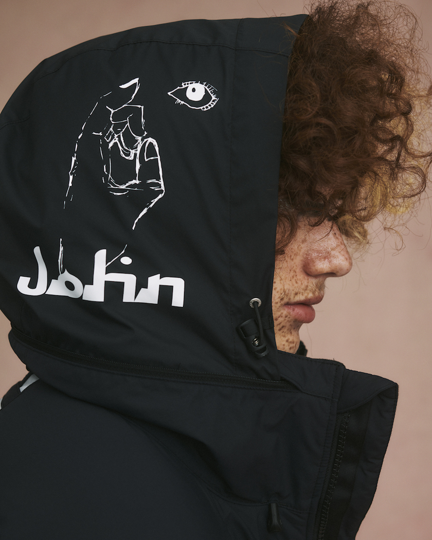 アンダーカバー×ヘリーハンセン、随所のグラフィックで魅せる都会的