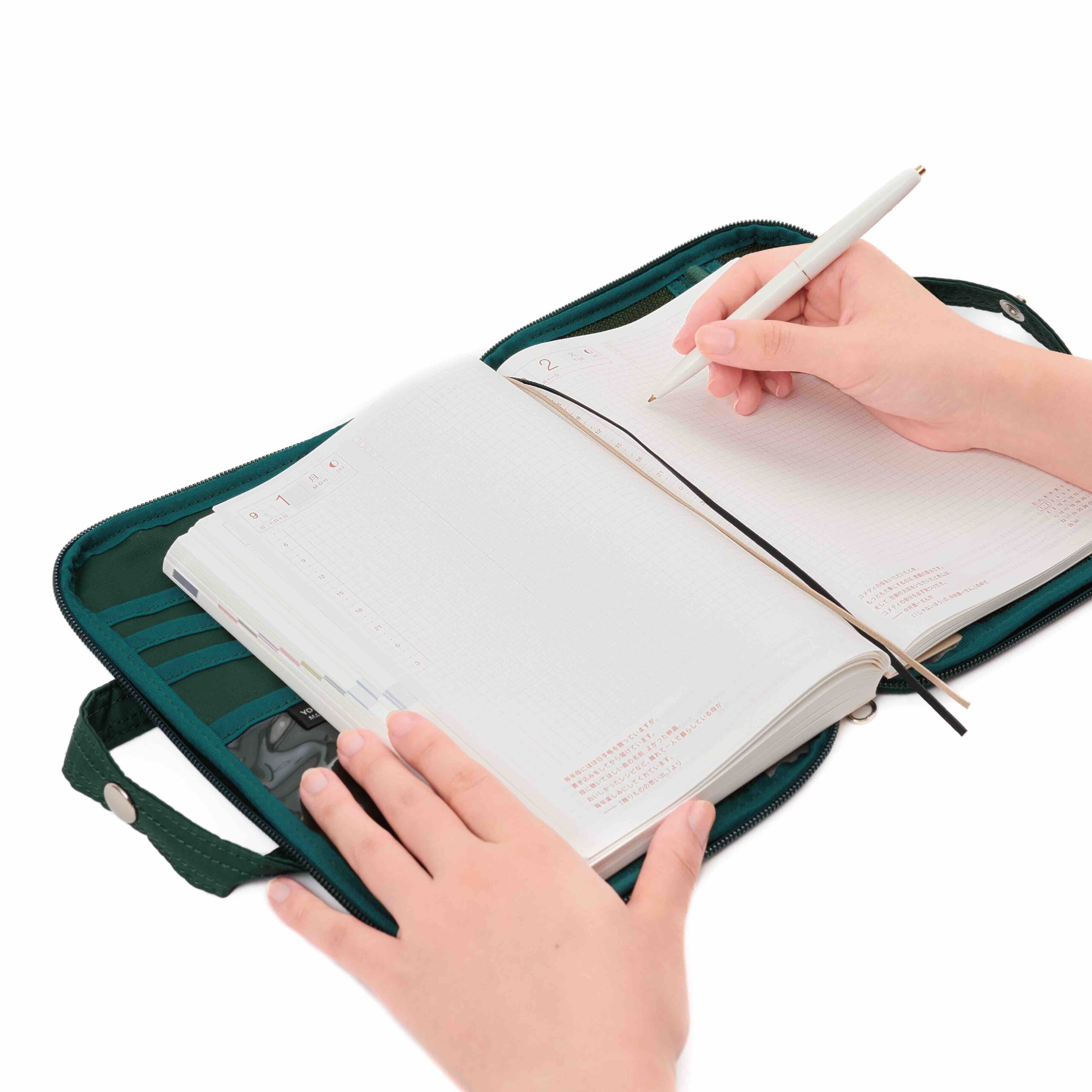 POTRとほぼ日手帳が初コラボ。手帳を気軽に使えるストロールバックを