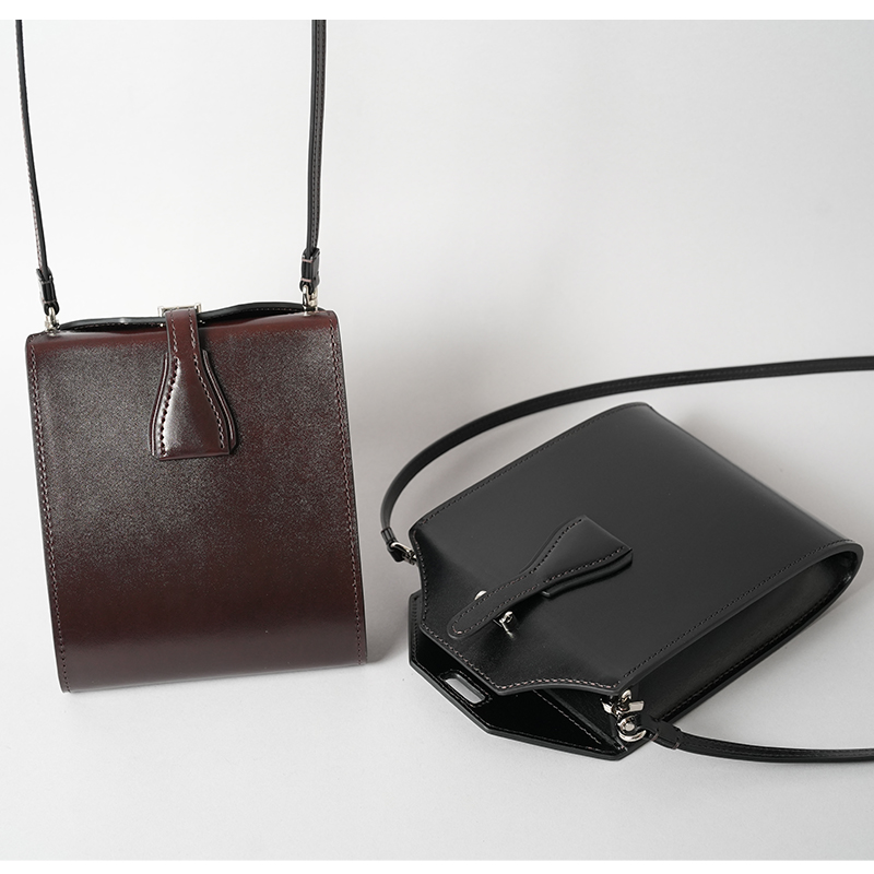 サコッシュバッグ《ロディ》サドルプルアップ｜WILDSWANS(ワイルド