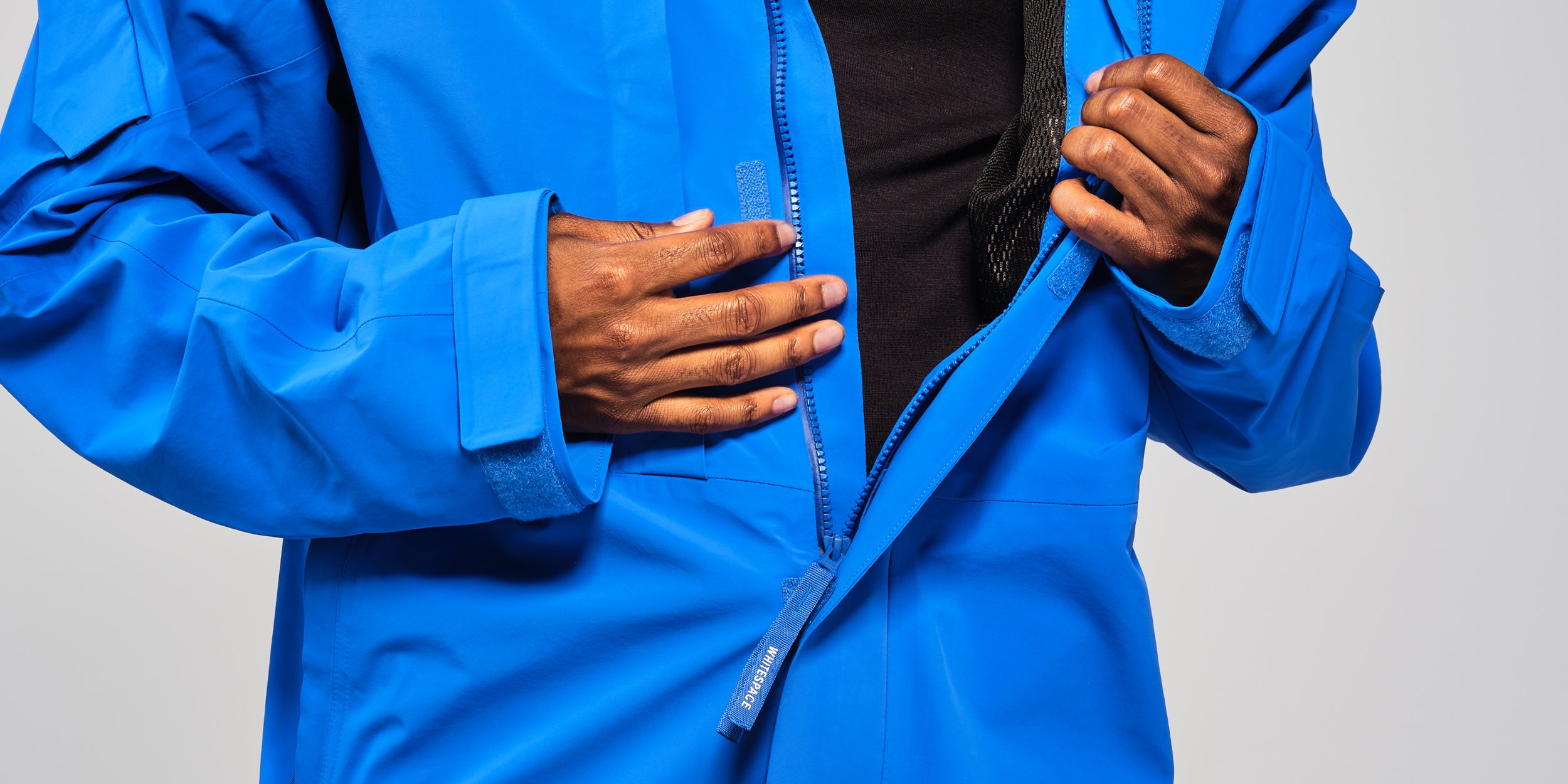 FW24_M_AMF_Jacket_Blue-Zipper.