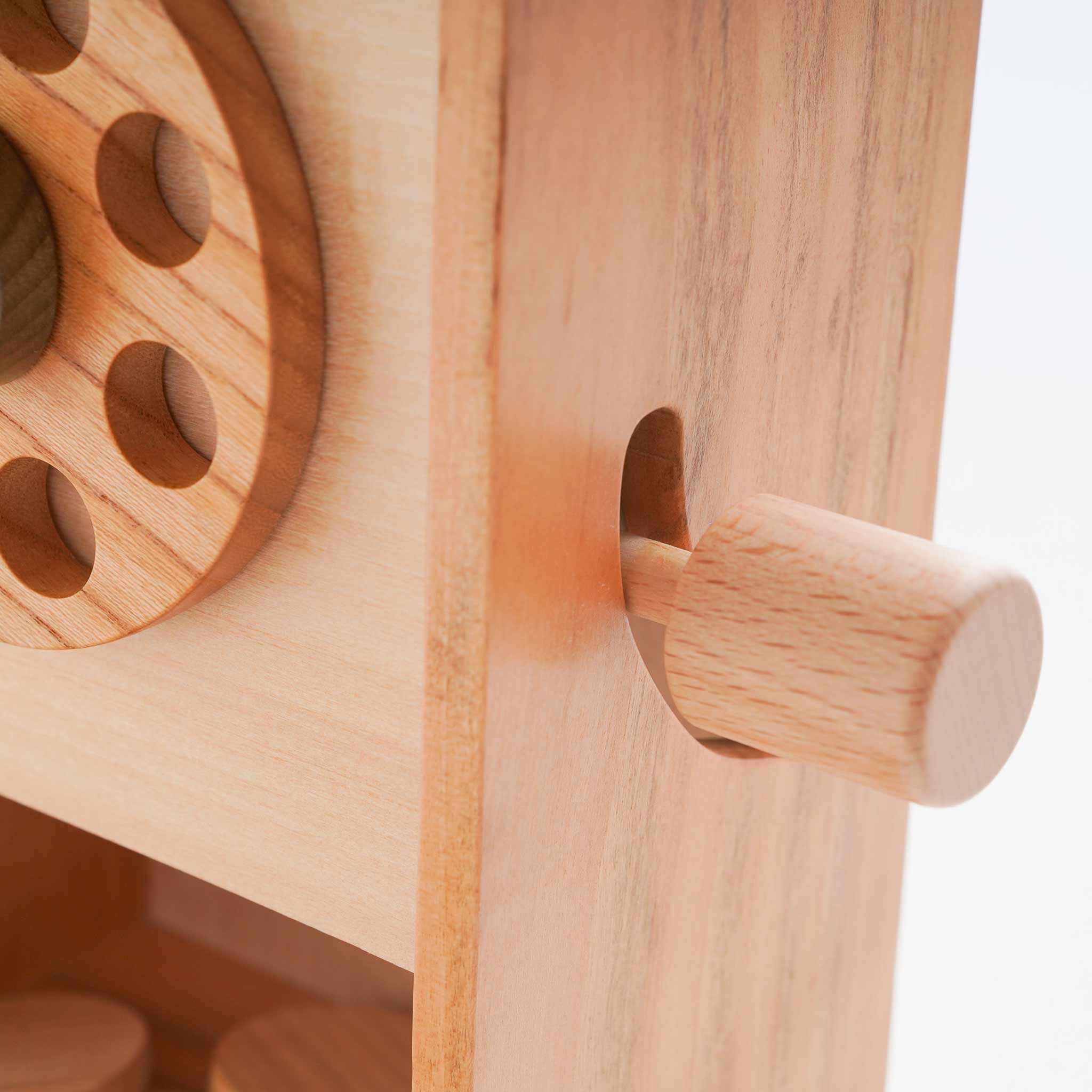 コインを入れて出して 繰り返し遊べる電話の木のおもちゃ – なかよし