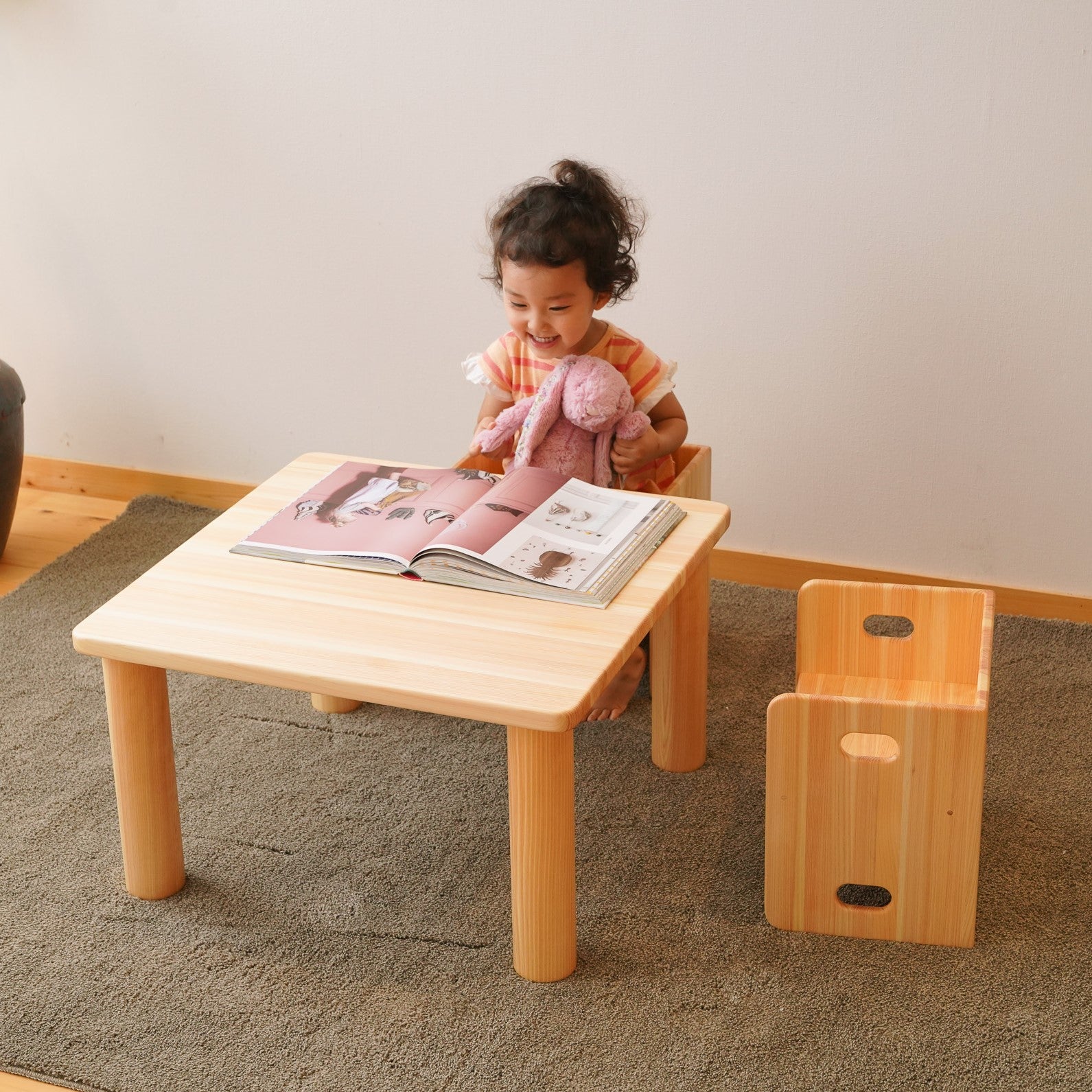 なかよしライブラリー 木製テーブル 正方形 国産ヒノキ(定価:47,300円