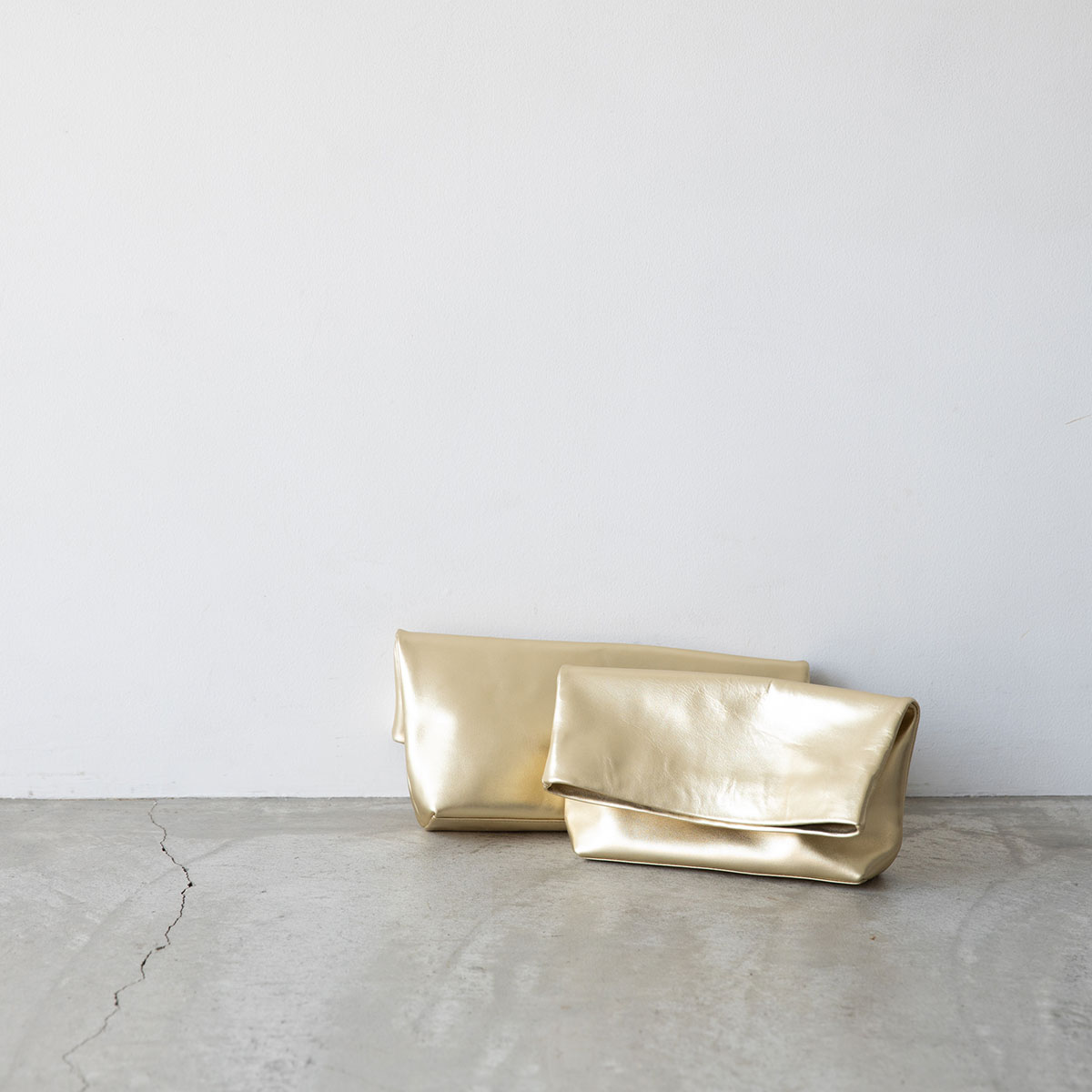 クラッチバッグ - - weeksdays