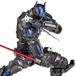 MAFEX No.126 BATMAN `HUSH` BLACK Ver. (完成品) - ホビーサーチ