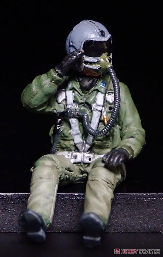 航空自衛隊 支援戦闘機 F-1 パイロットフィギュア付き (プラモデル