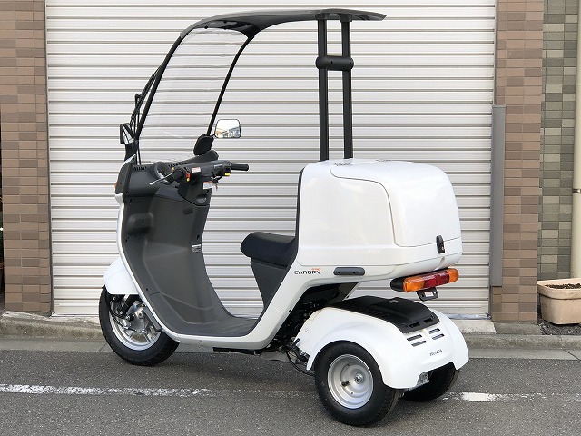 ジャイロキャノピー用 純正風 トランクタイプリアボックス 白 商品詳細