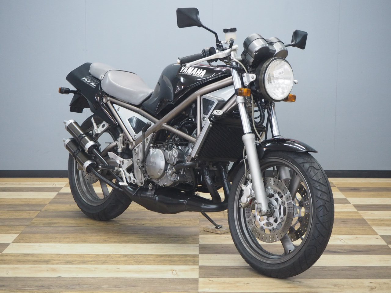 YAMAHA R1-Z -実は250ネイキッドのハシリ？ 時代を先取ったお洒落