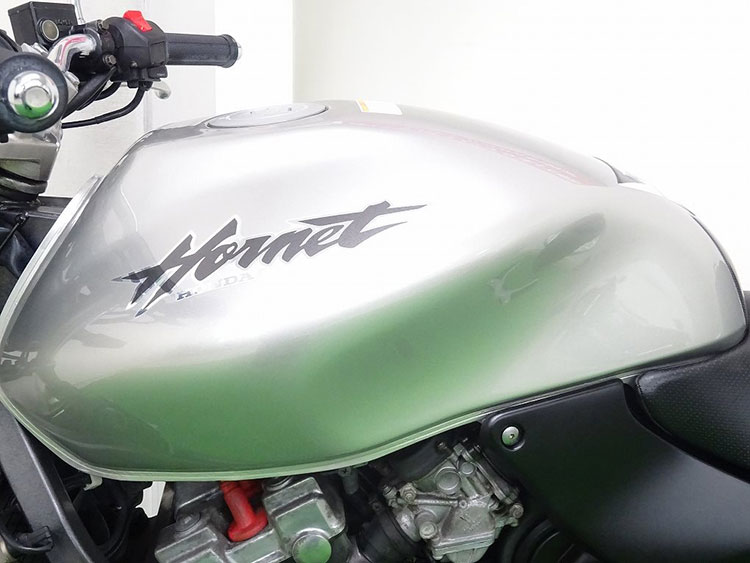 ホンダ ホーネット250 -太足ニーゴーという新価値観！- | Bike Life