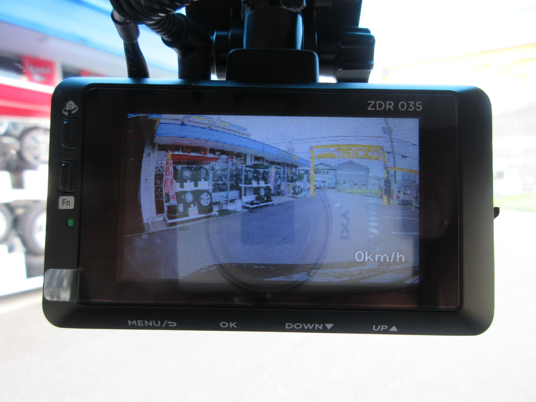 3年保証になってさらに人気のコムテックZDR035 | ホンダ N-BOX AV