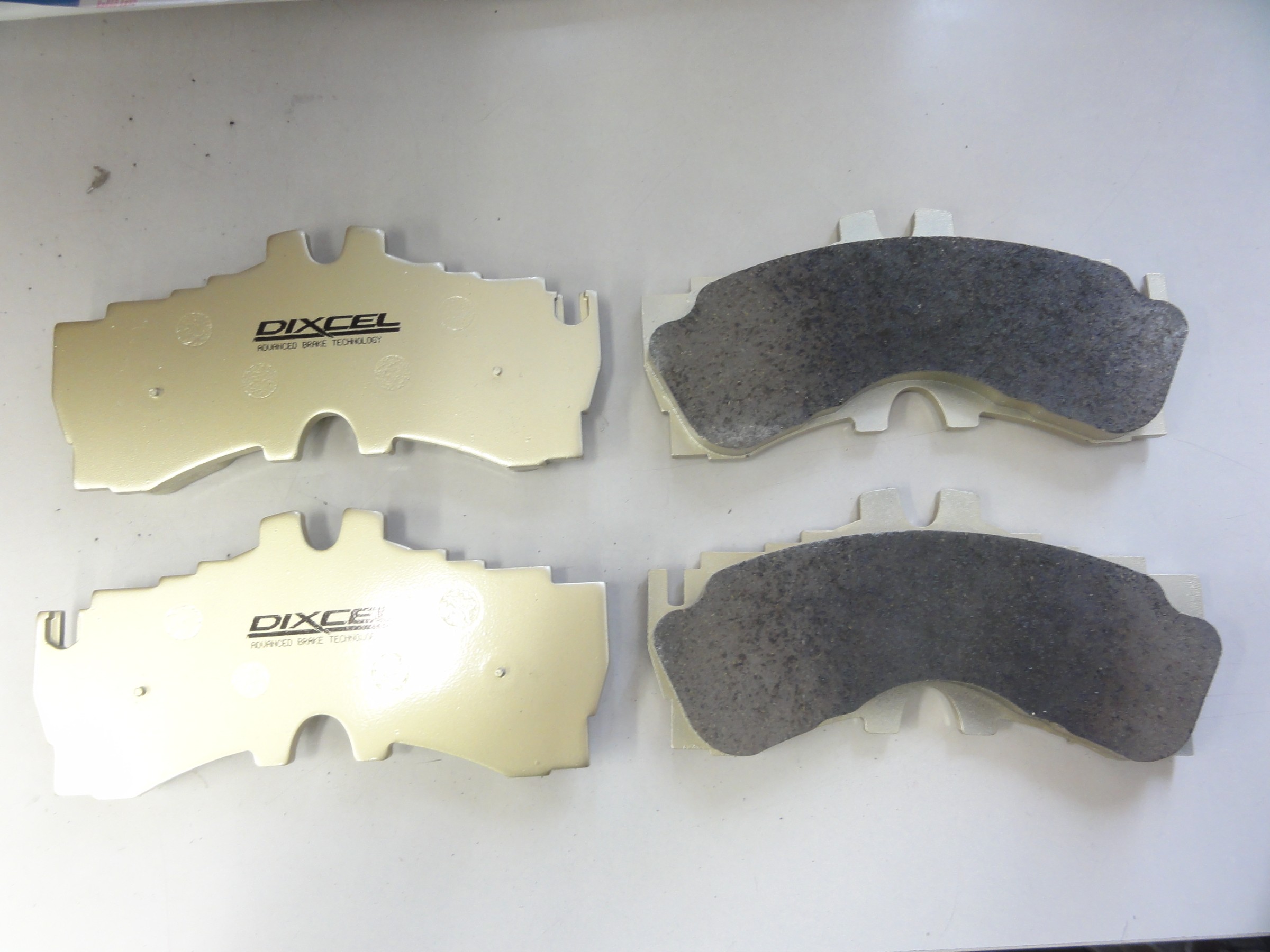 レクサス LC500（URZ100）ディクセル製コンフォートブレーキパッド「M