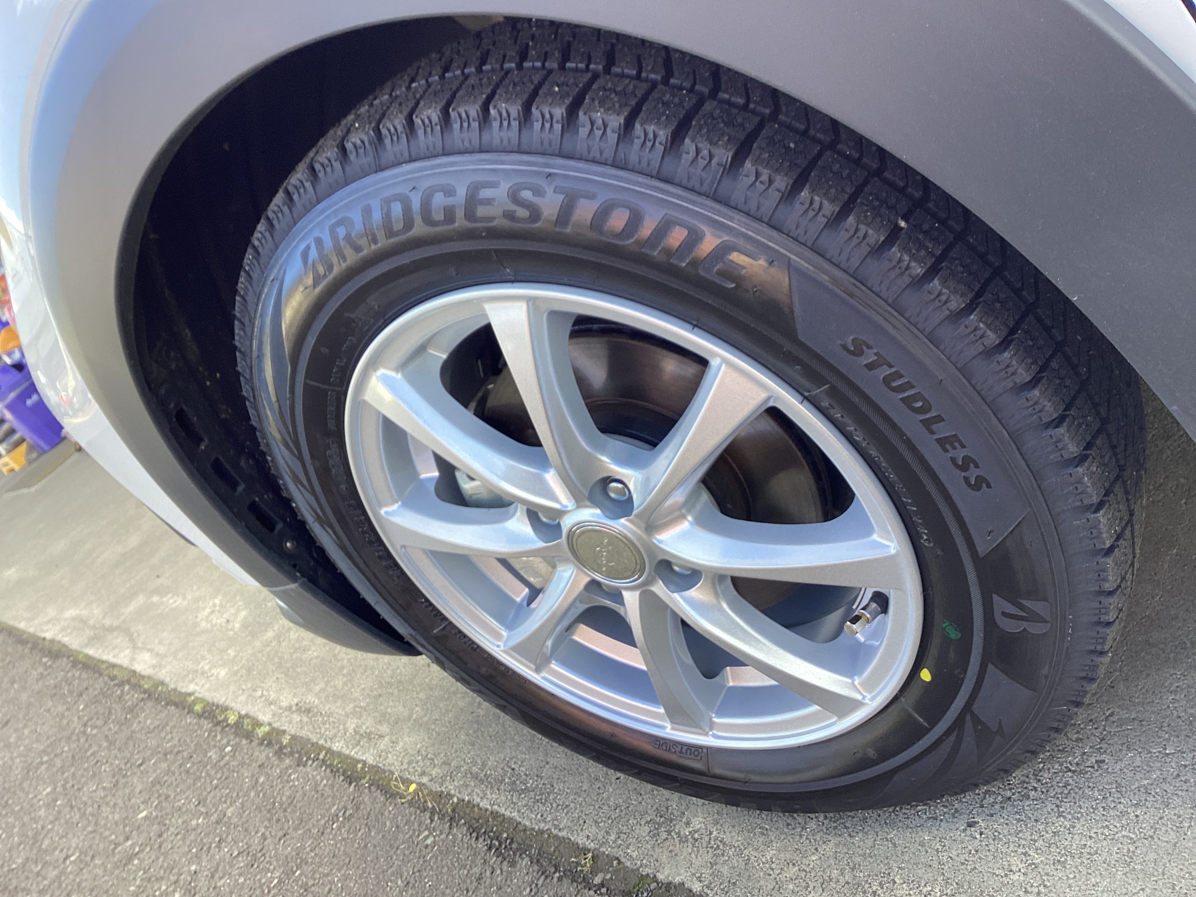 スタッドレスタイヤ装着！ | スタッフ日記 | コクピット 名取 | 車の