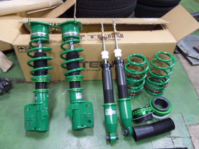 グラチャン 30プリウス 車高調 TEIN FLEXZ ジャンク品 グラチャン 30