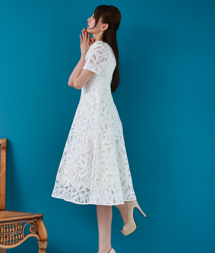 ホワイト半袖レースワンピ/黒木麗奈 - カラードレス