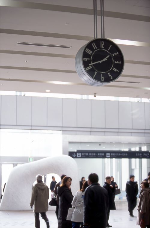 グッドデザイン賞受賞15周年記念】 新色グレイ文字盤 世界的