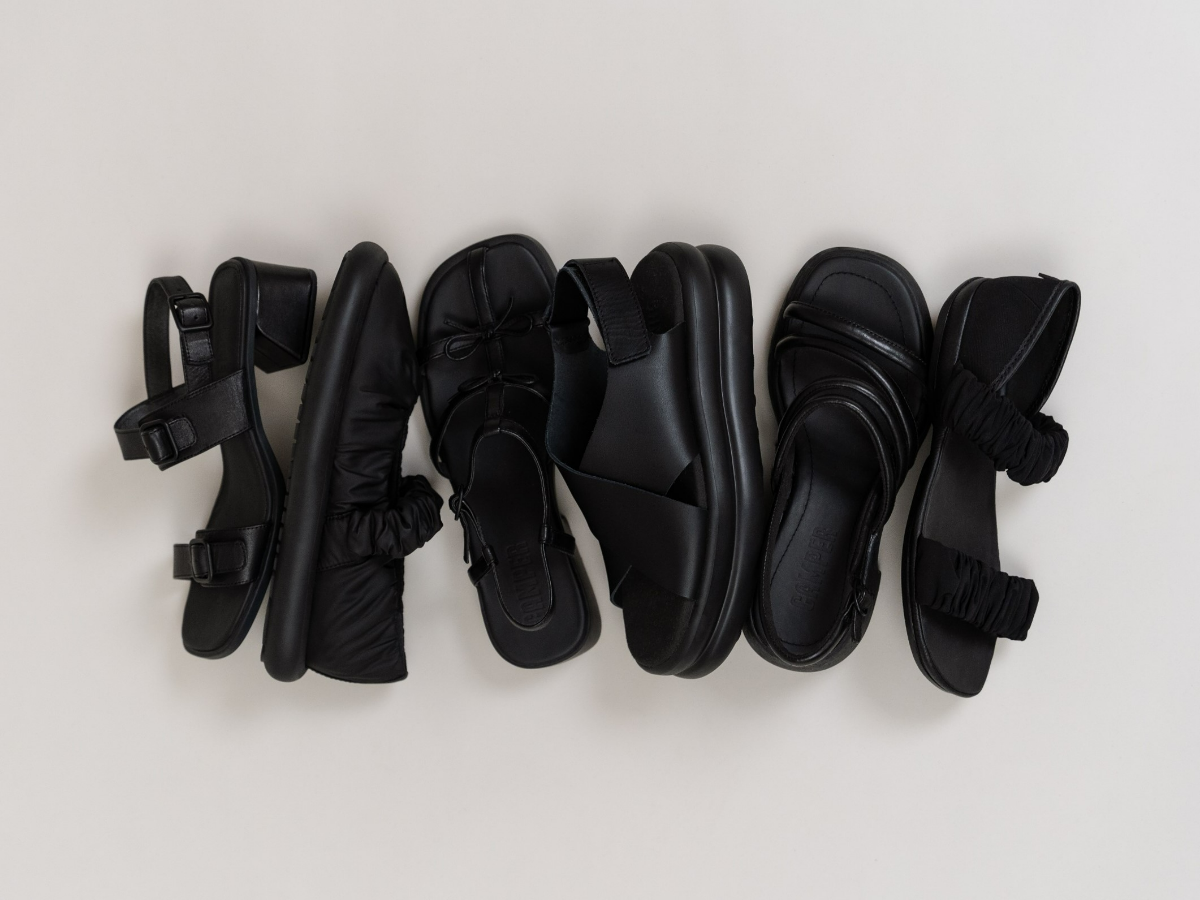 CAMPPER ブラック ストラップ サンダルCAMPER ブラックストラップ