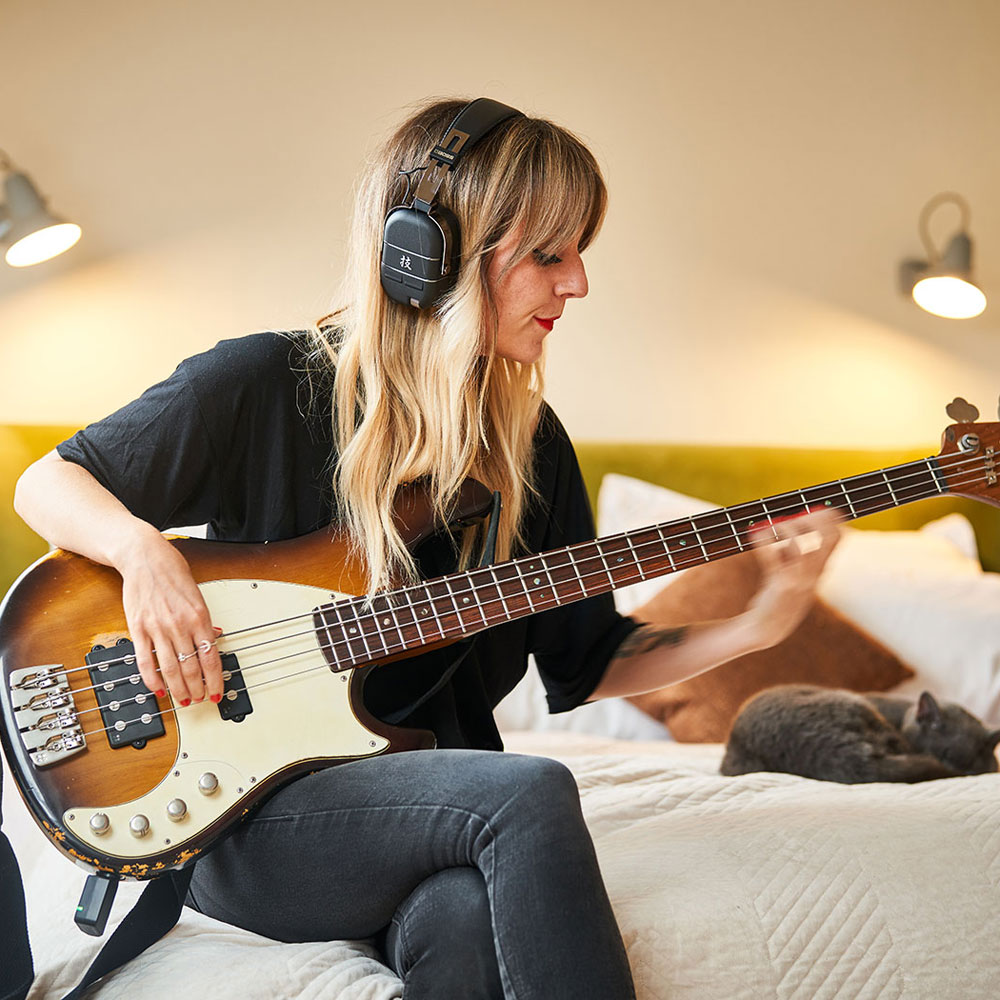 BOSS WAZA-AIR BASS 小型ベースアンプ ワイヤレスシステム ヘッドホン