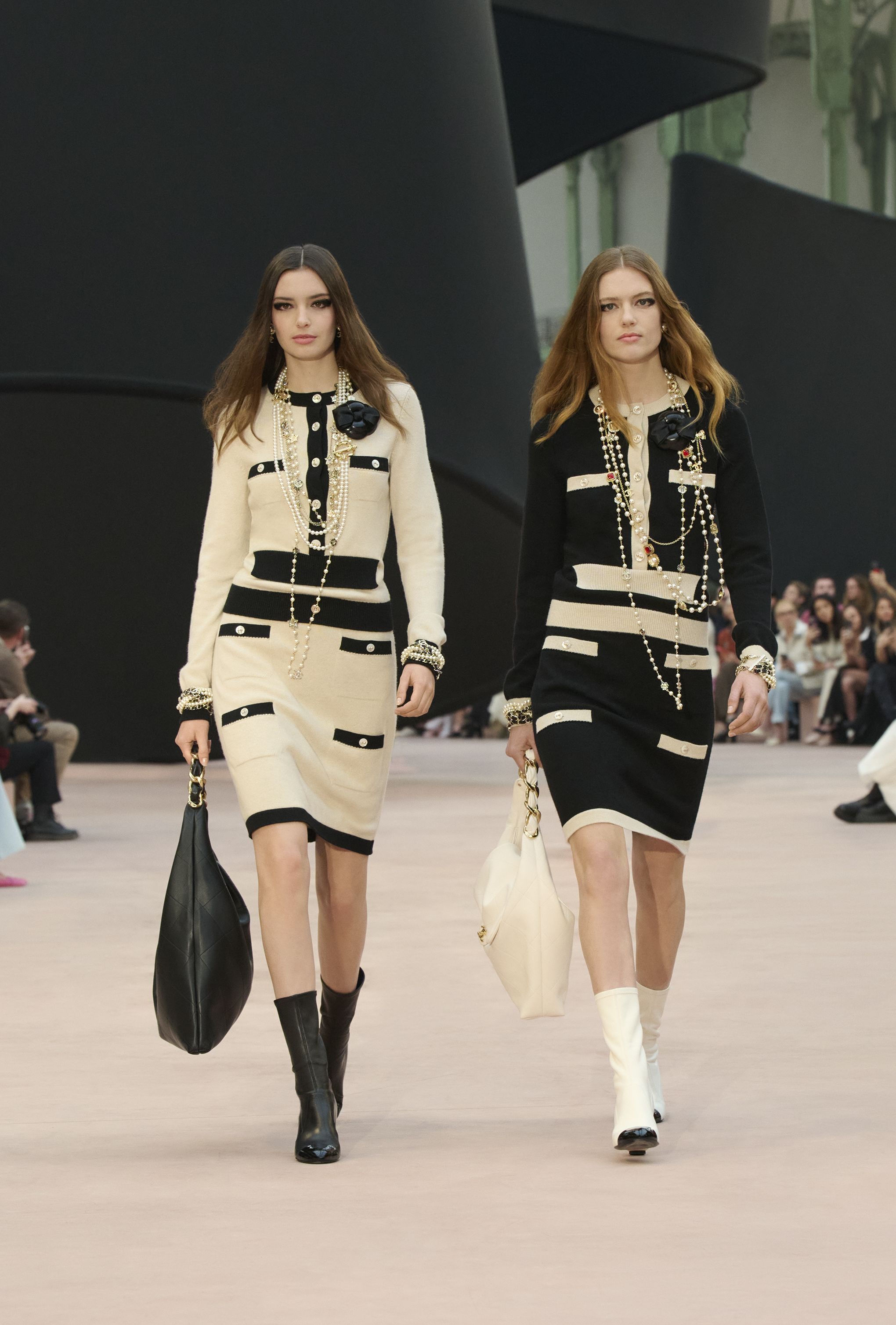 ブーツ - ストレッチ ラムスキン & パテント カーフスキン、ブラック