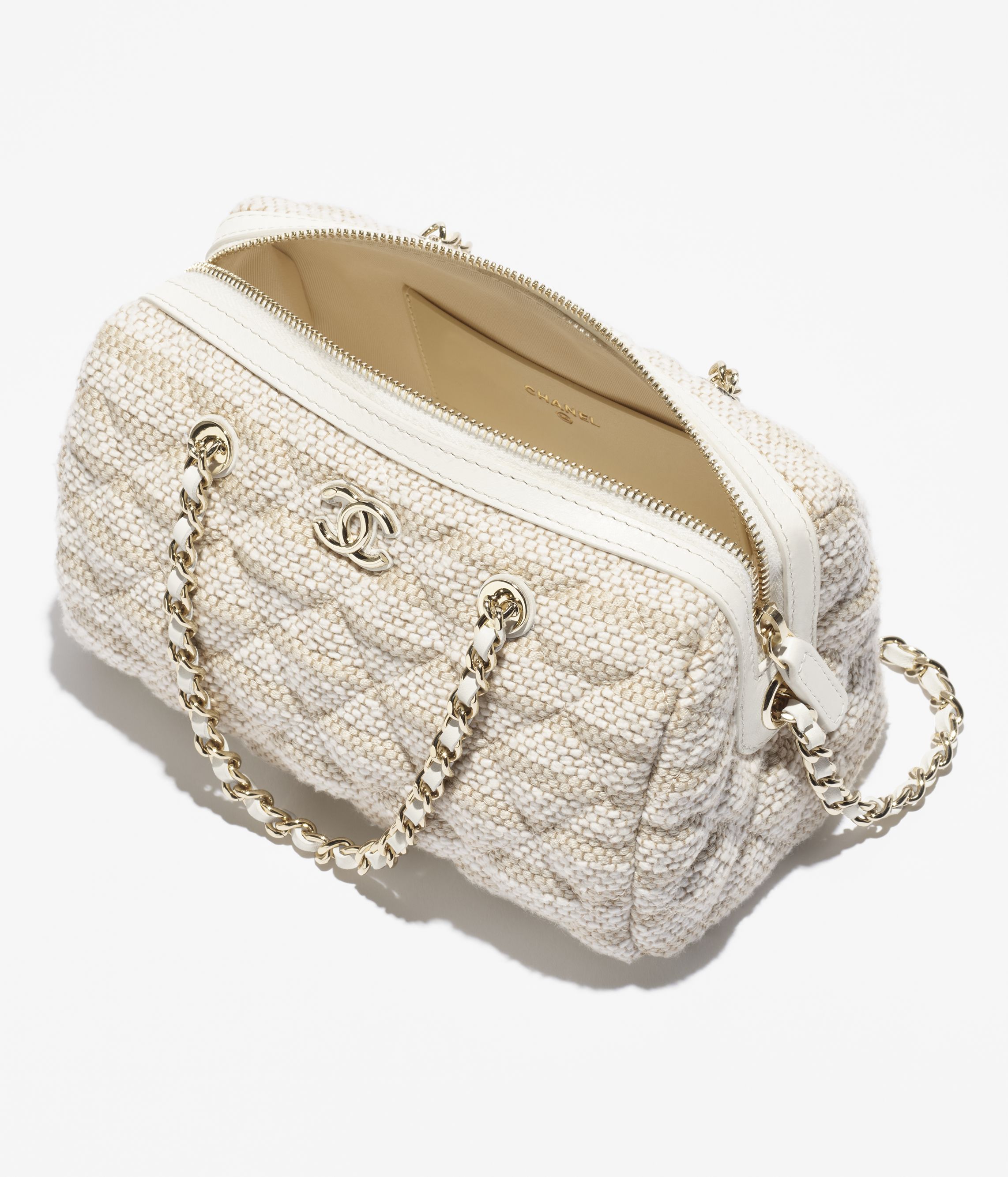 CHANEL ベージュ キルティング クラッチバッグ CHANEL ベージュ