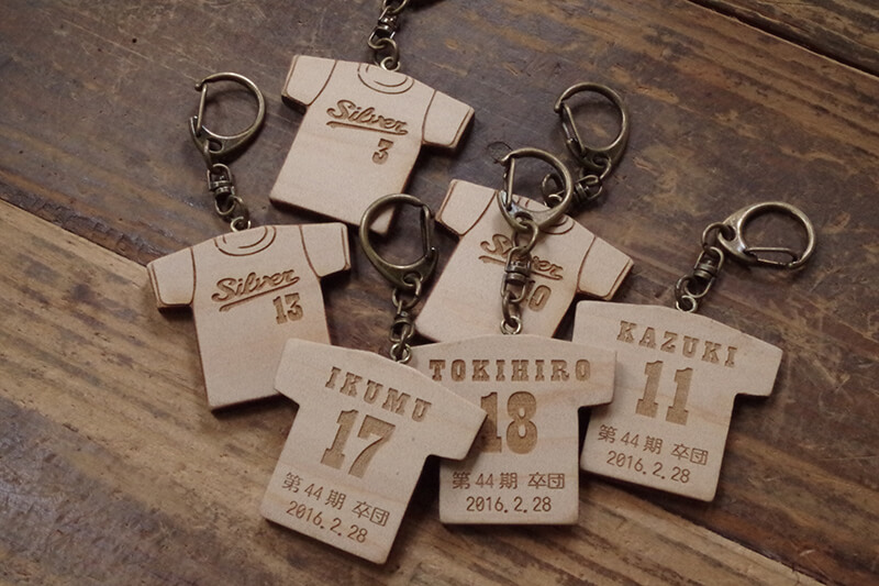 ネームタグ・キーホルダー】肉球迷子札・オリジナルウッドタグ