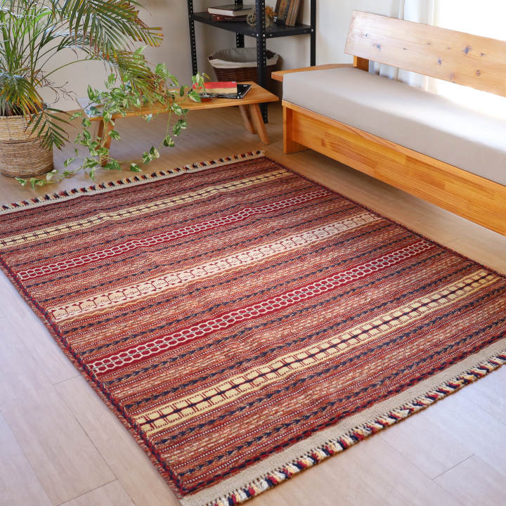 キリムの豊富な専門店 手織ラグの店クラフトワーク