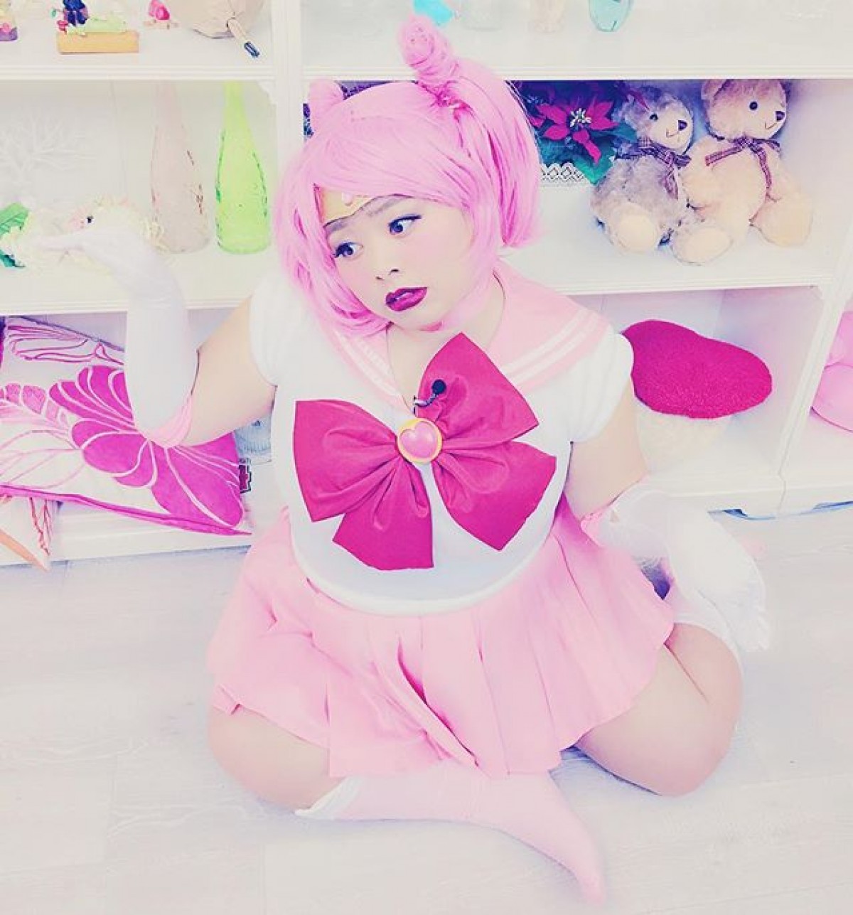 渡辺直美、『セーラームーン』ちびうさコス披露 大きすぎる姿に「破壊