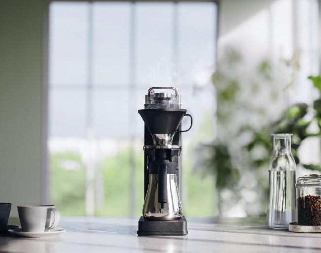 スタバ」唯一のコーヒーメーカー誕生！ 「バルミューダ」とコラボした