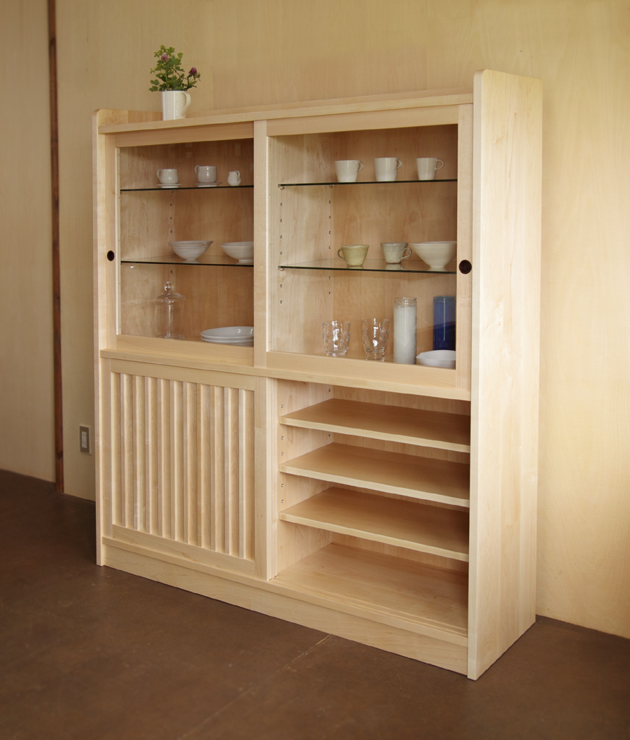 家具工房クラポ・メープルのオーダーキャビネット（食器棚） 無垢材の