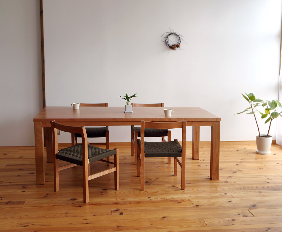 チェリー無垢材のオーダーダイニングテーブル T-154・家具工房クラポ
